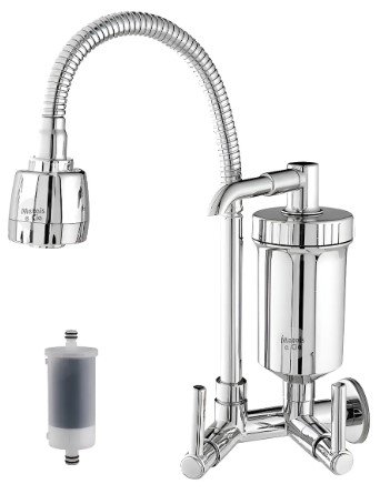 torneira com filtro gourmet de tubo flexível e bica móvel cromada